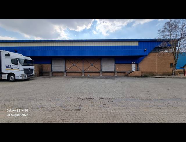 4,332M² WAREHOUSE TO LET IN JET PARK